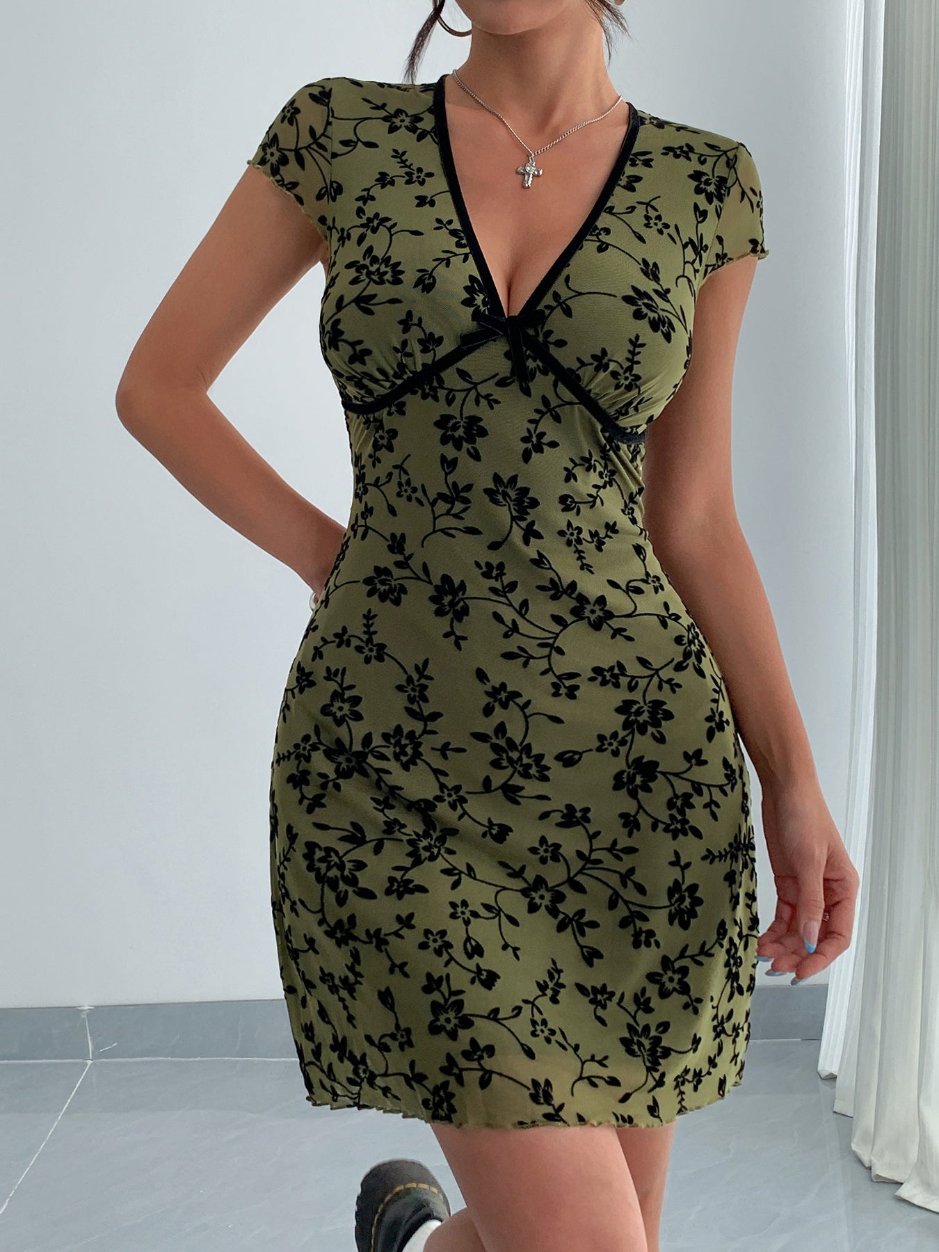 Short Sleeve V Neck Floral Mini Dress for Women